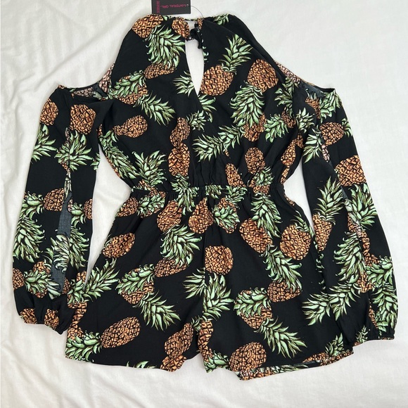 Material Girl Womens Shorts Romper Multicolor Pineapple Printed Size Medium New - Picture 3 of 5